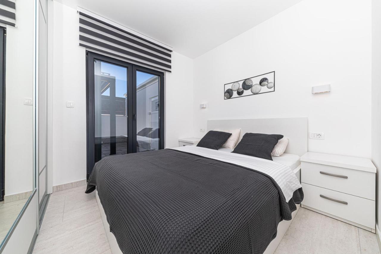 Luxury Apartment Pia With Swimming Pool And Grill Trogir Exterior foto